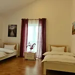 Gaestehaus Staudenschloss Apartment