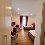 Gaestehaus Staudenschloss Apartment *