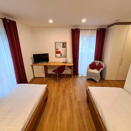 Apartment Gaestehaus Staudenschloss Mickhausen